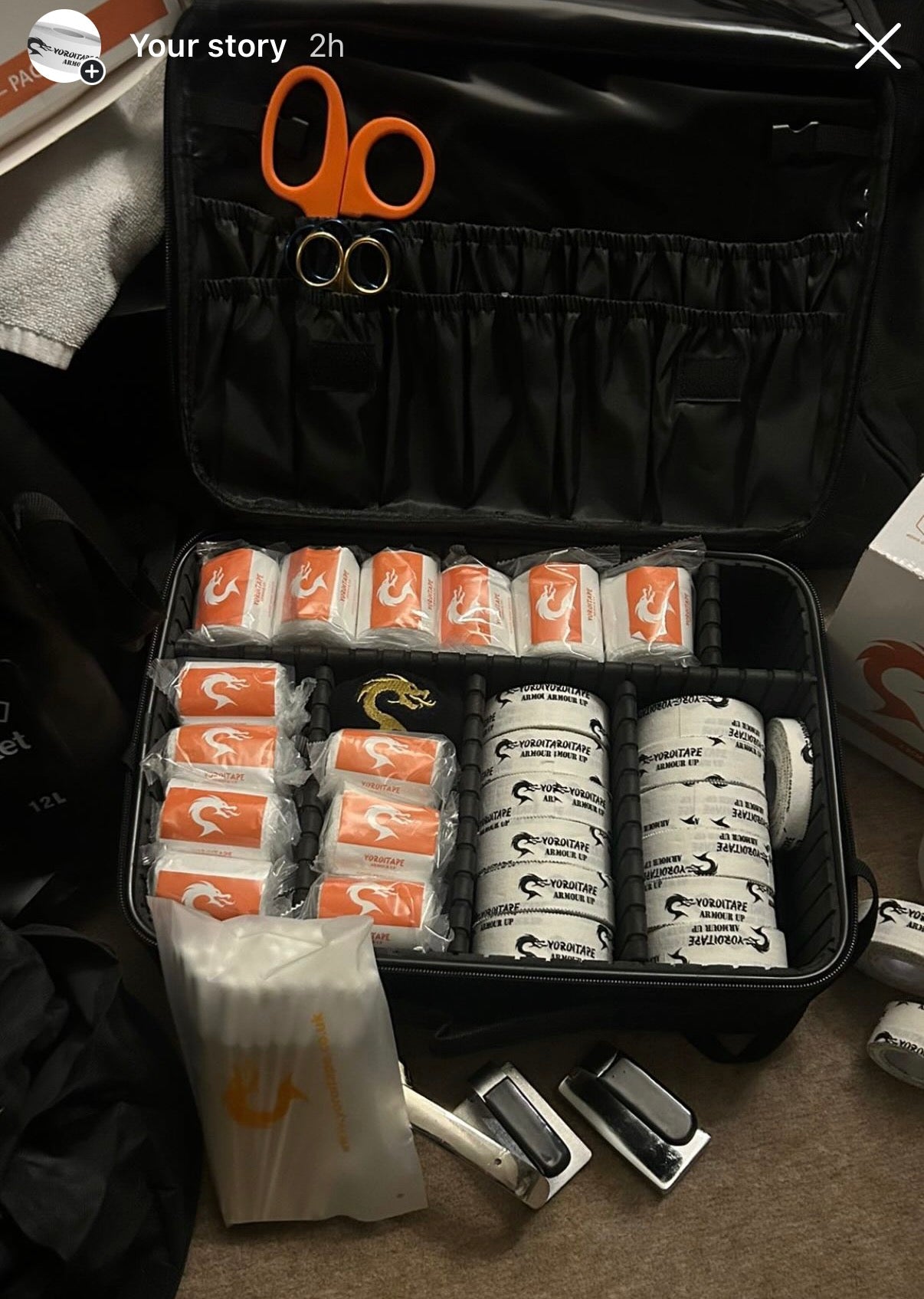 Travel tote collapsible