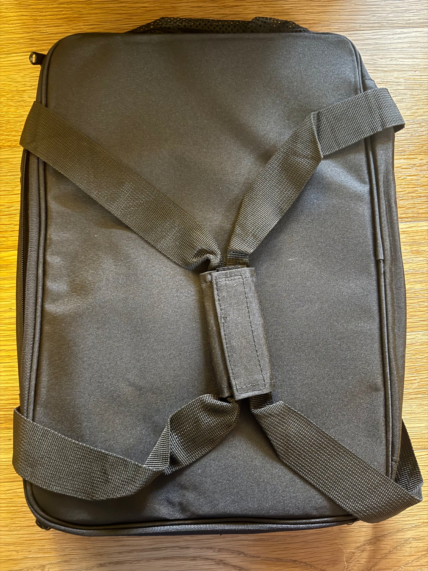 Travel tote collapsible