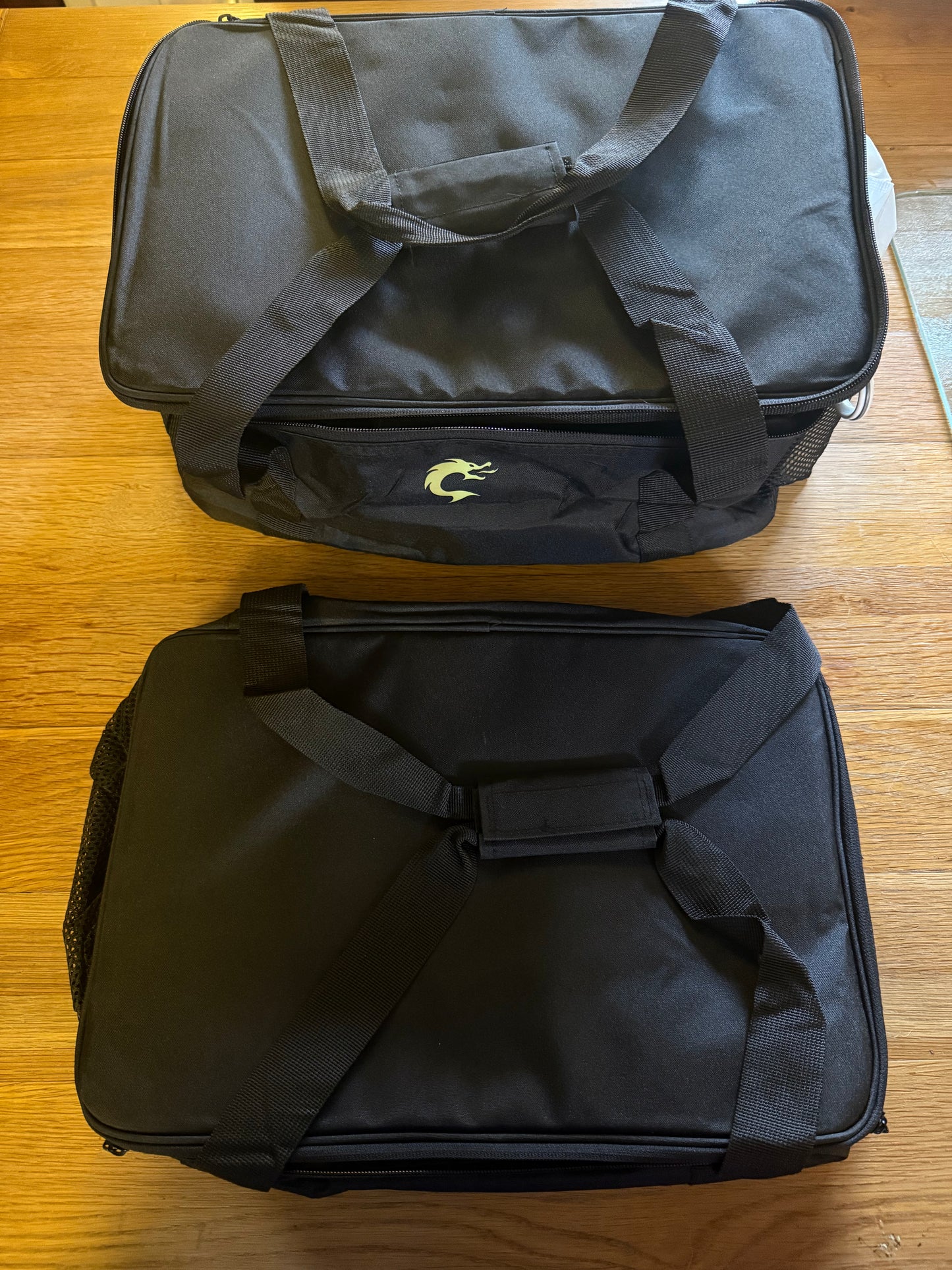 Travel tote collapsible
