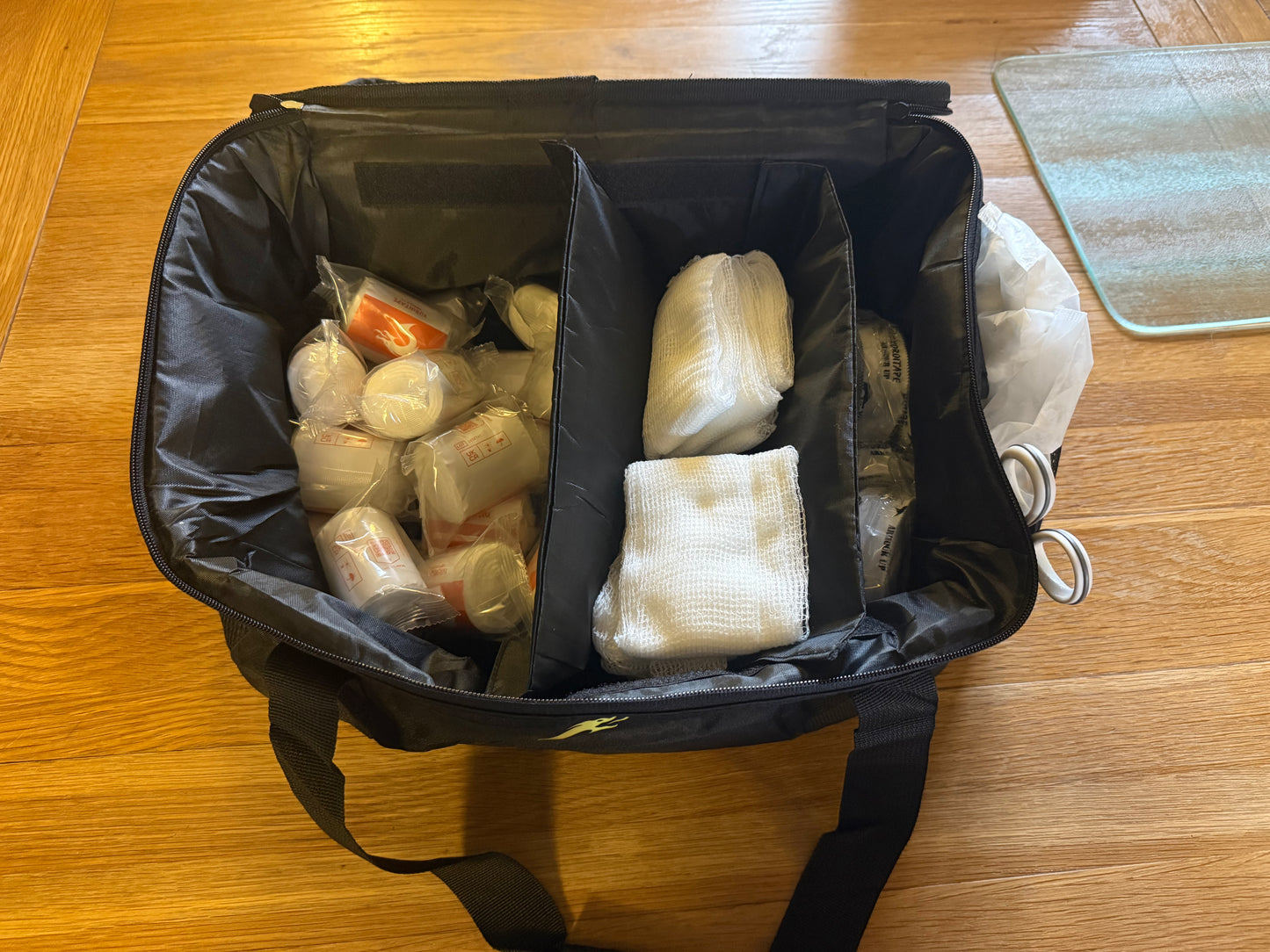 Travel tote collapsible